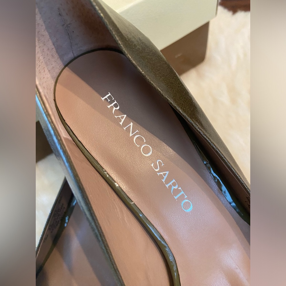 Franco Sarto olive green pointed toe kitten heel NIB - Picture 6 of 13